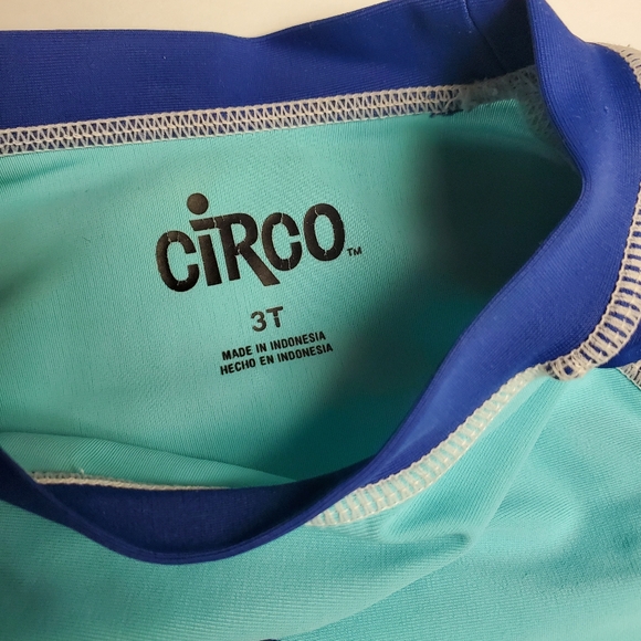 Circo 2T / 3T Boys Two Piece Rash Guard Swimsuit Set - Picture 5 of 7